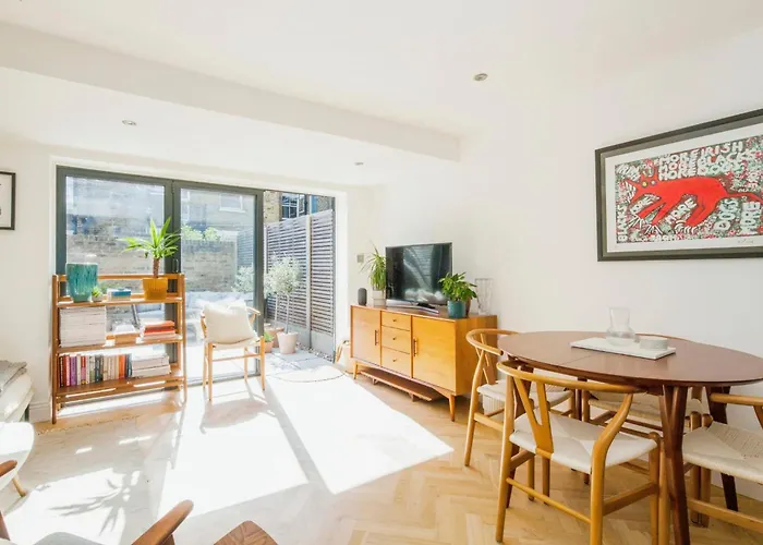 Stylish 2Br Flat With Amazing Patio